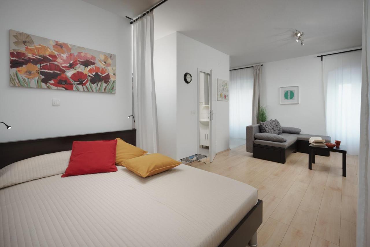 Apartments Antons Pula Exterior photo