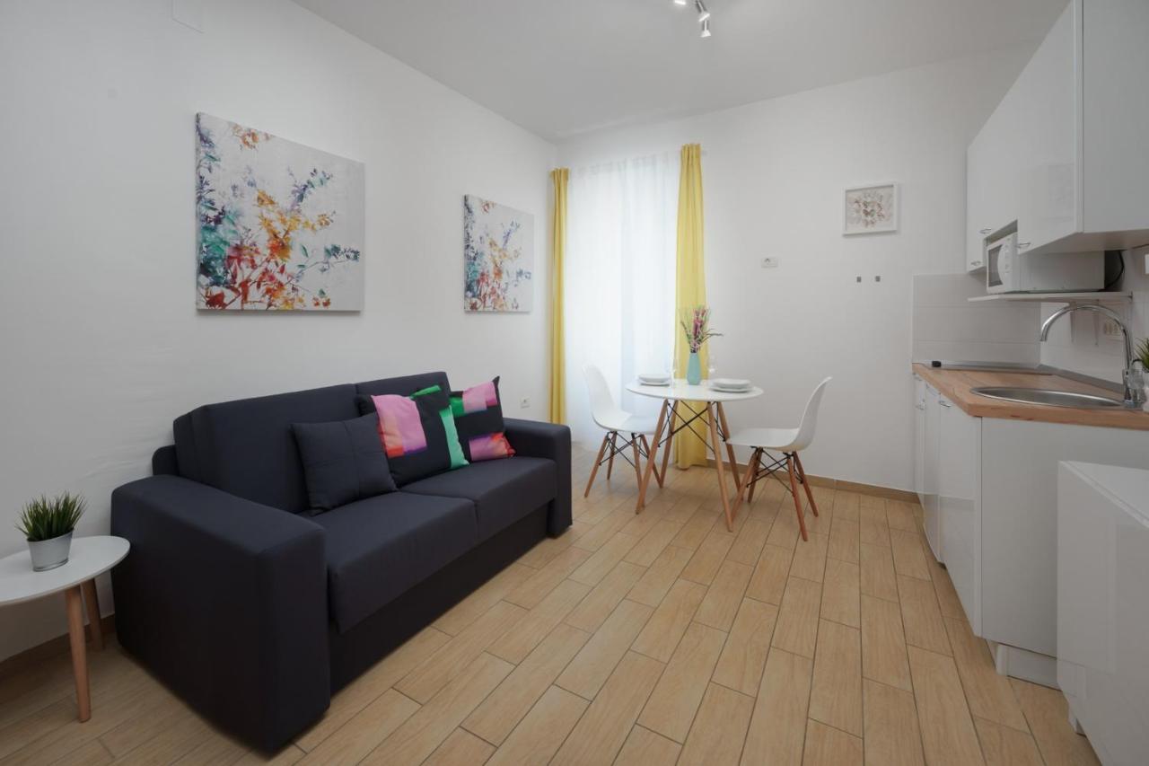Apartments Antons Pula Exterior photo
