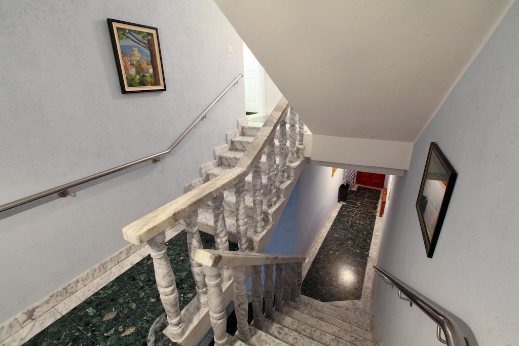 Apartments Antons Pula Exterior photo